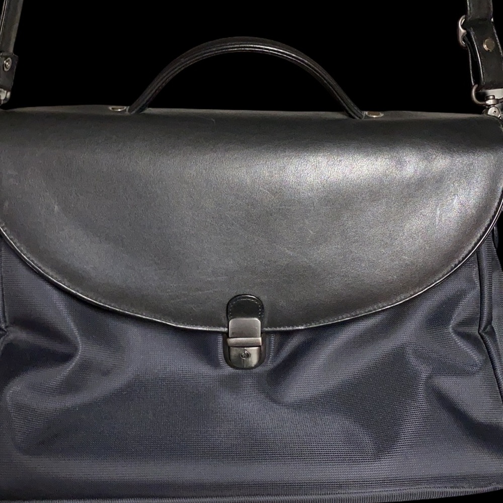 Mū Leather Designs Crossbody Briefcase with Dust Bag